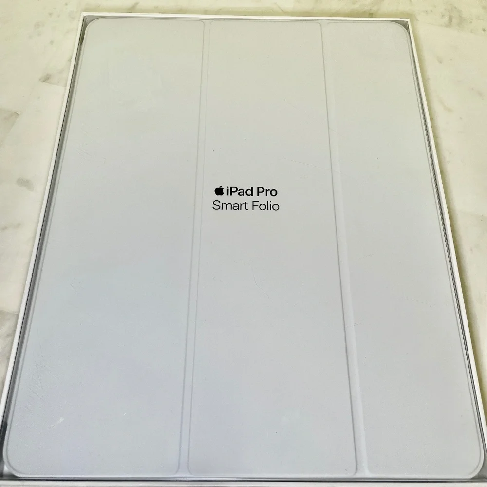 iPad Pro (12.9 in, 3rd generation) Smart Folio
